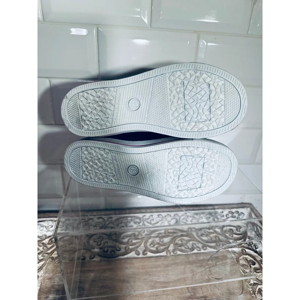 These JoJo Siwa Rainbow Bow High-Top Sneakers Size 13